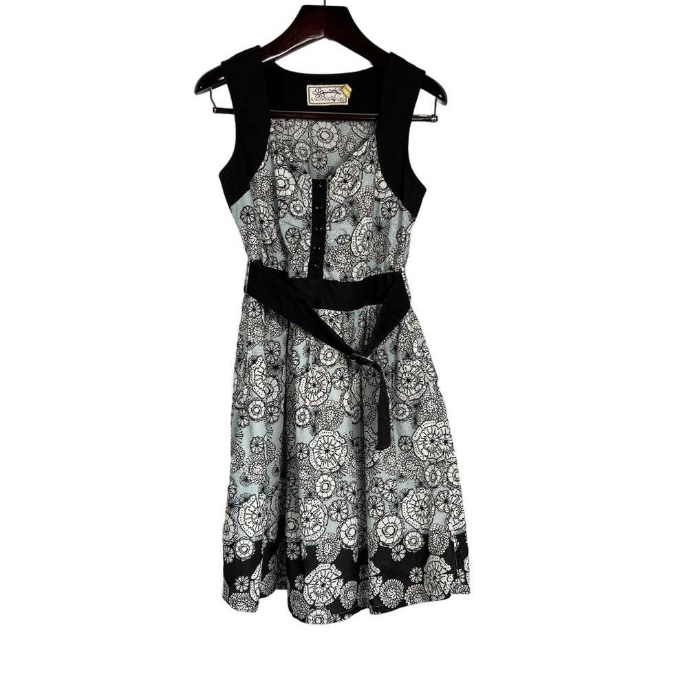 Aventrua Daylyn Dress Size 10 floral blue white black tank belted organic cotton